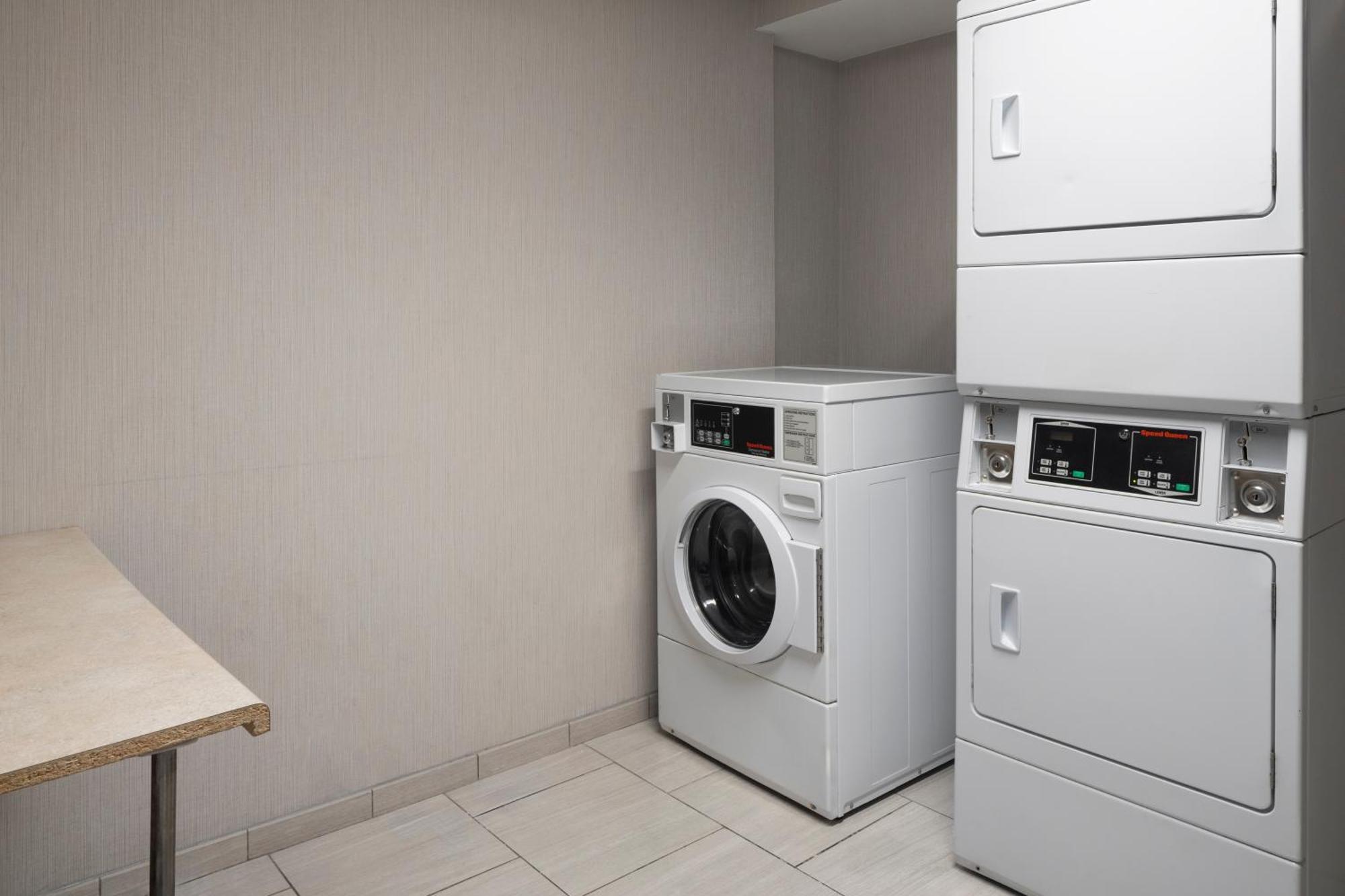 Hampton Inn & Suites Yonkers - Westchester Eksteriør bilde